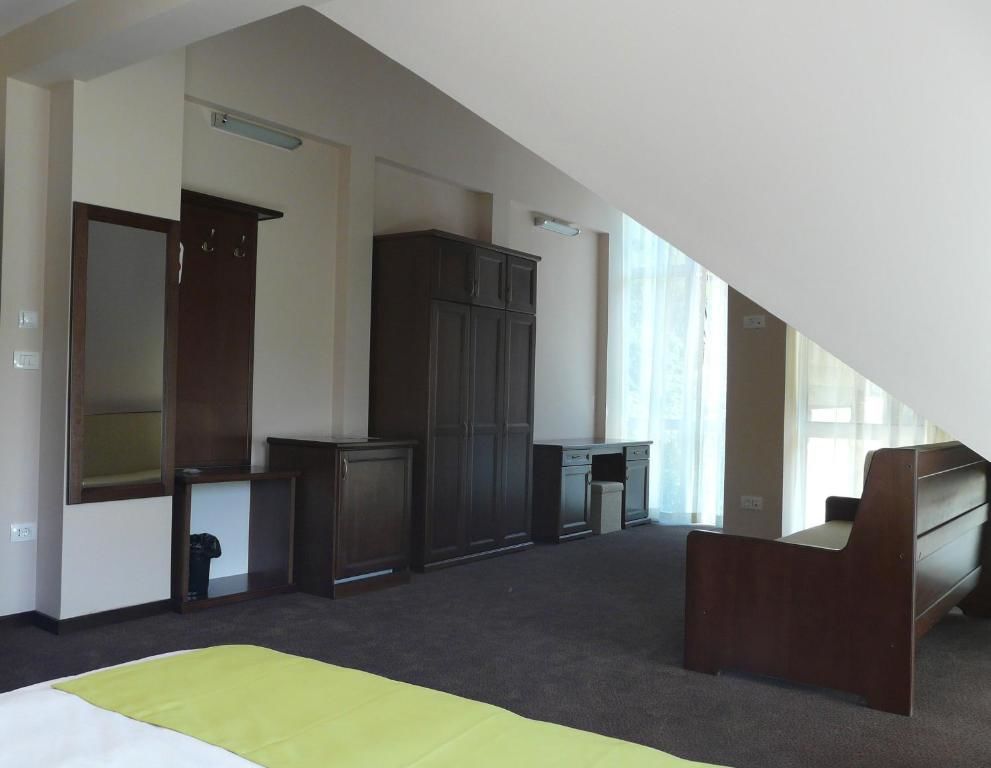Отель Hotel Monte Rosa Цетине