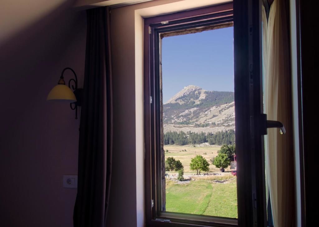 Отель Hotel Monte Rosa Цетине