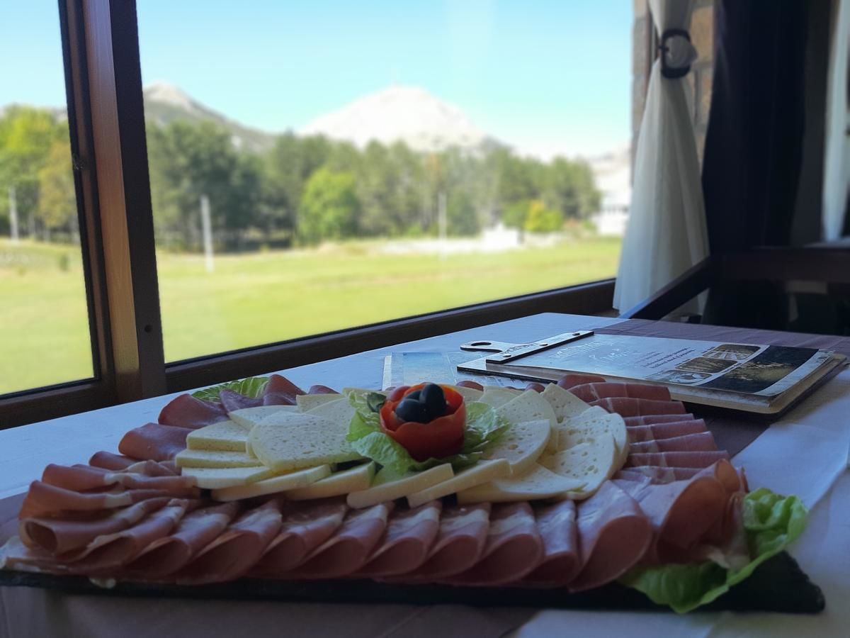 Отель Hotel Monte Rosa Цетине