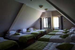 Отель Hotel Monte Rosa Цетине Восьмиместный номер-2